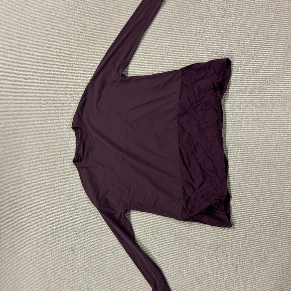 Lulu lemon flowy top - Picture 1 of 2